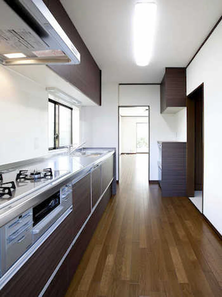 間口255cmのキッチン交換と収納増設工事