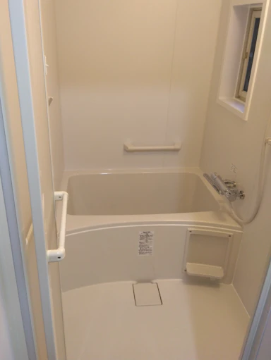 【50〜100万円】古くなり劣化した浴室のリフォーム