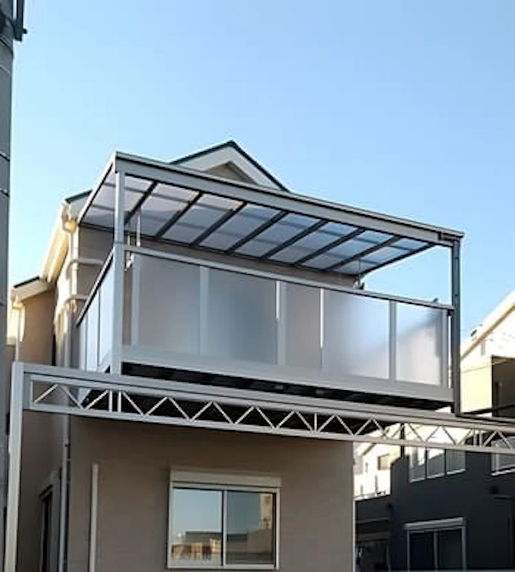 事例5 カーポート兼用バルコニーで憩いの空間を