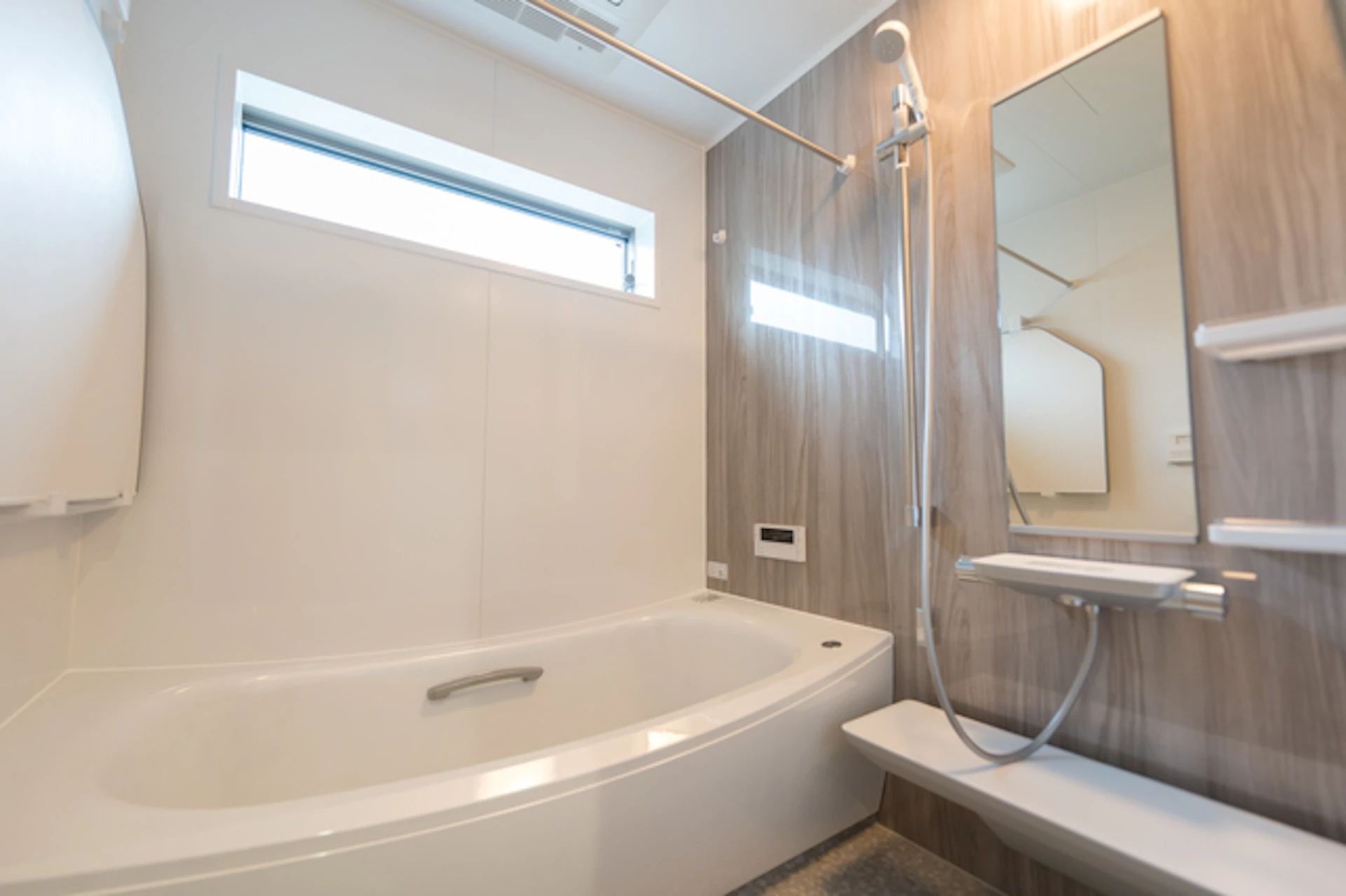 ユニットバスの故障しやすい箇所や修理・交換費用相場は？業者選びのポイントも解説