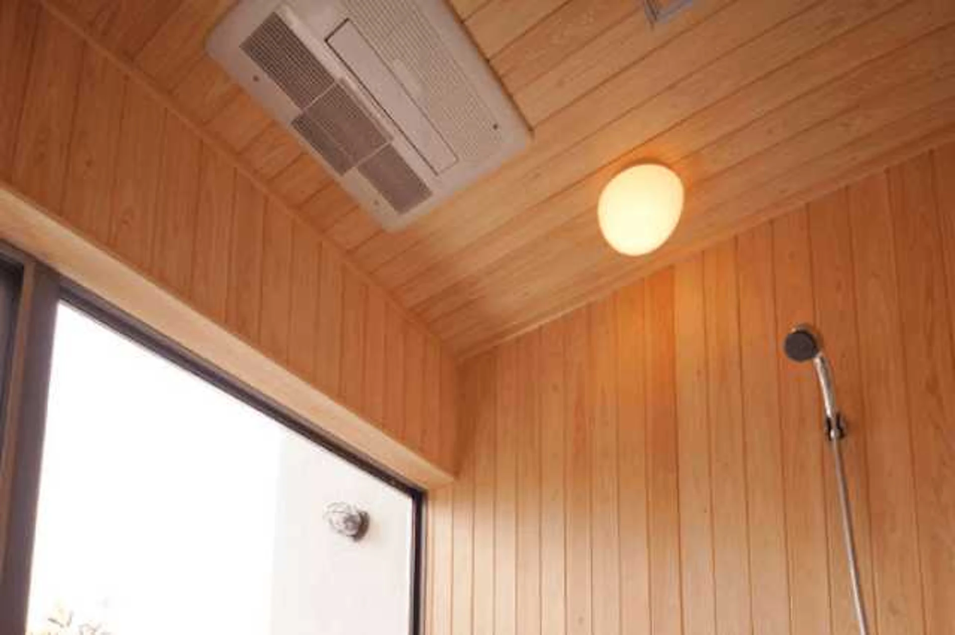 風呂・浴室の天井交換・張り替え費用と注意点！リフォームでカビ・結露を防止