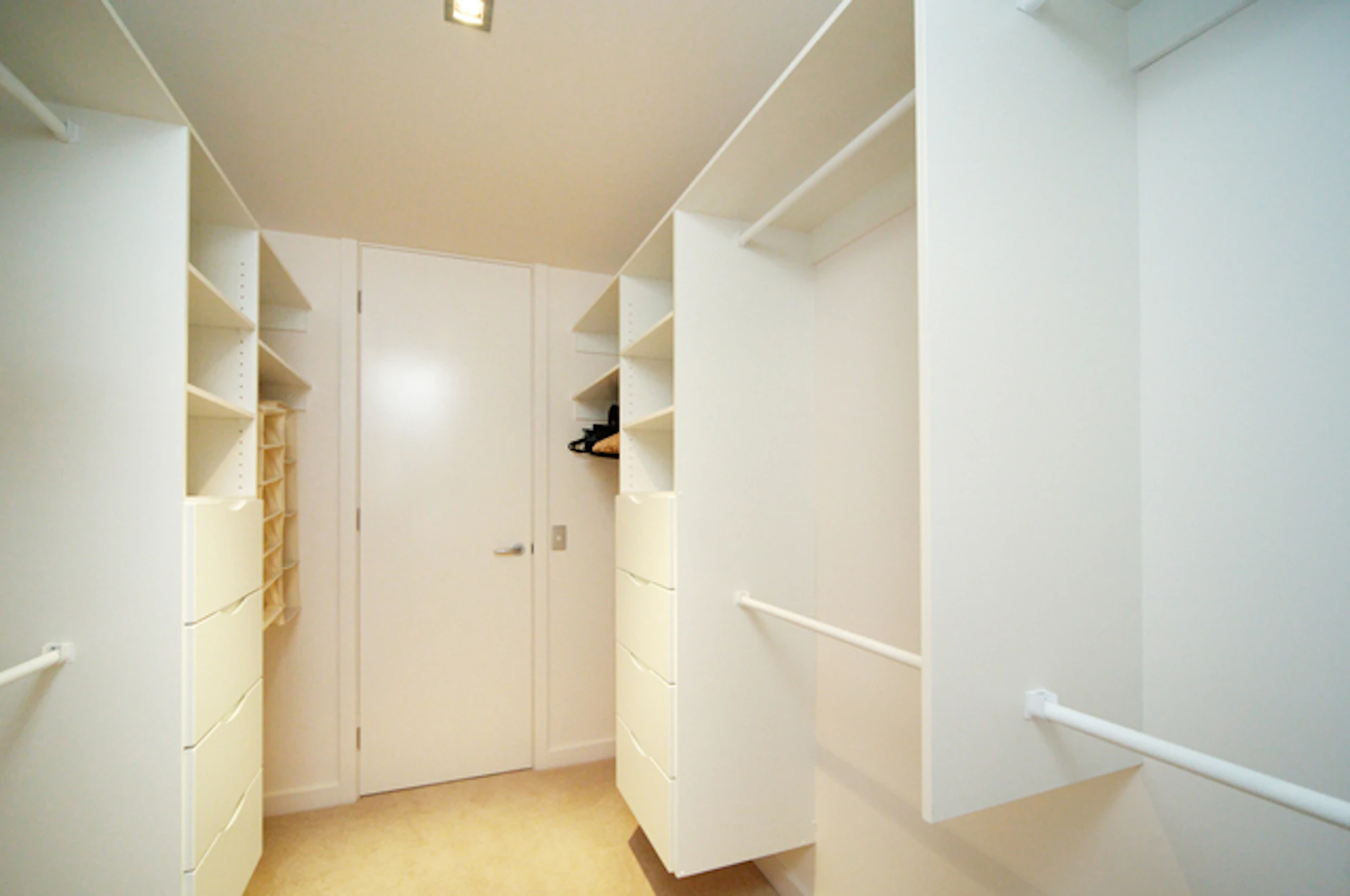 収納リフォームの方法7選と費用目安【部屋別】