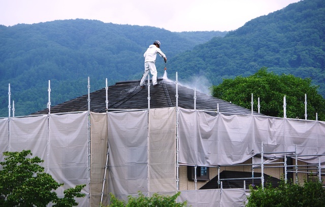 屋根カバー工法がおすすめのケースは？失敗・後悔する原因を解説