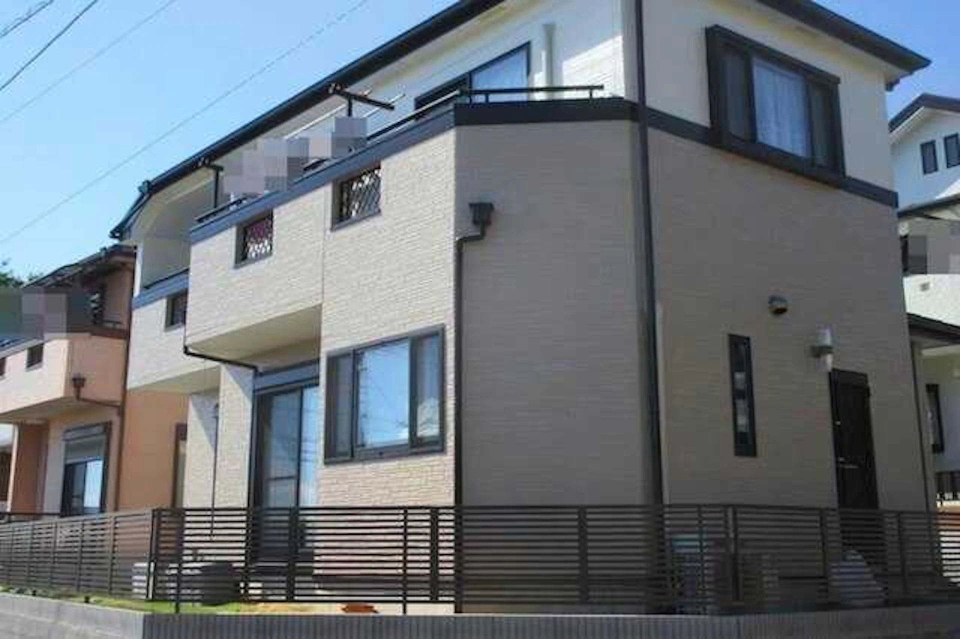 シリコン塗料は外壁・屋根塗装で人気！価格や特徴は？ウレタンやフッ素と比較