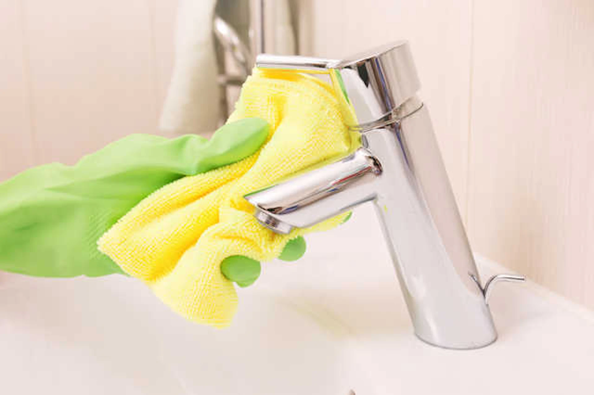 トイレの水栓金具の掃除方法