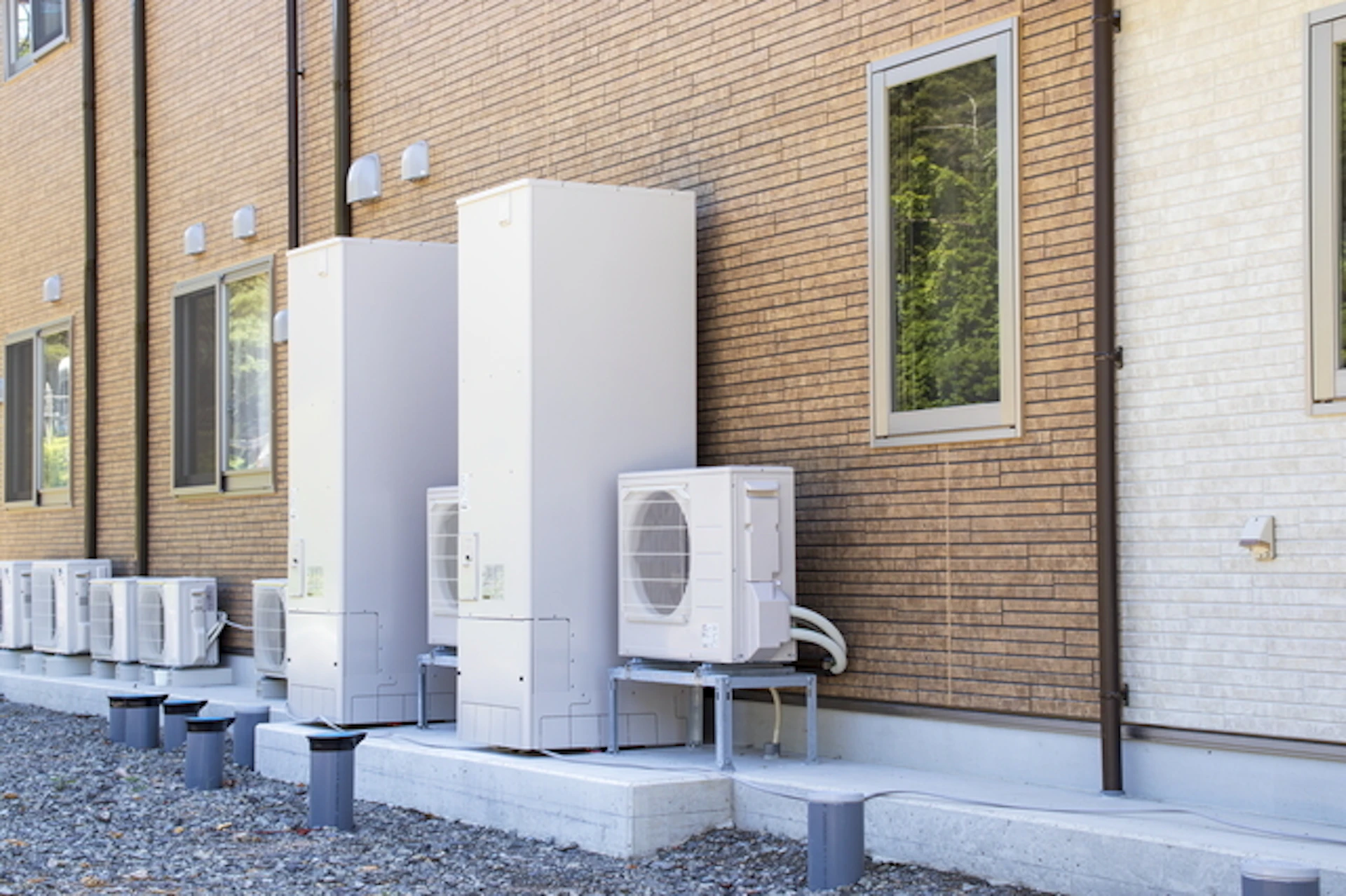 給湯器が凍結する3つの原因と対処法｜凍結防止対策や修理費用も解説