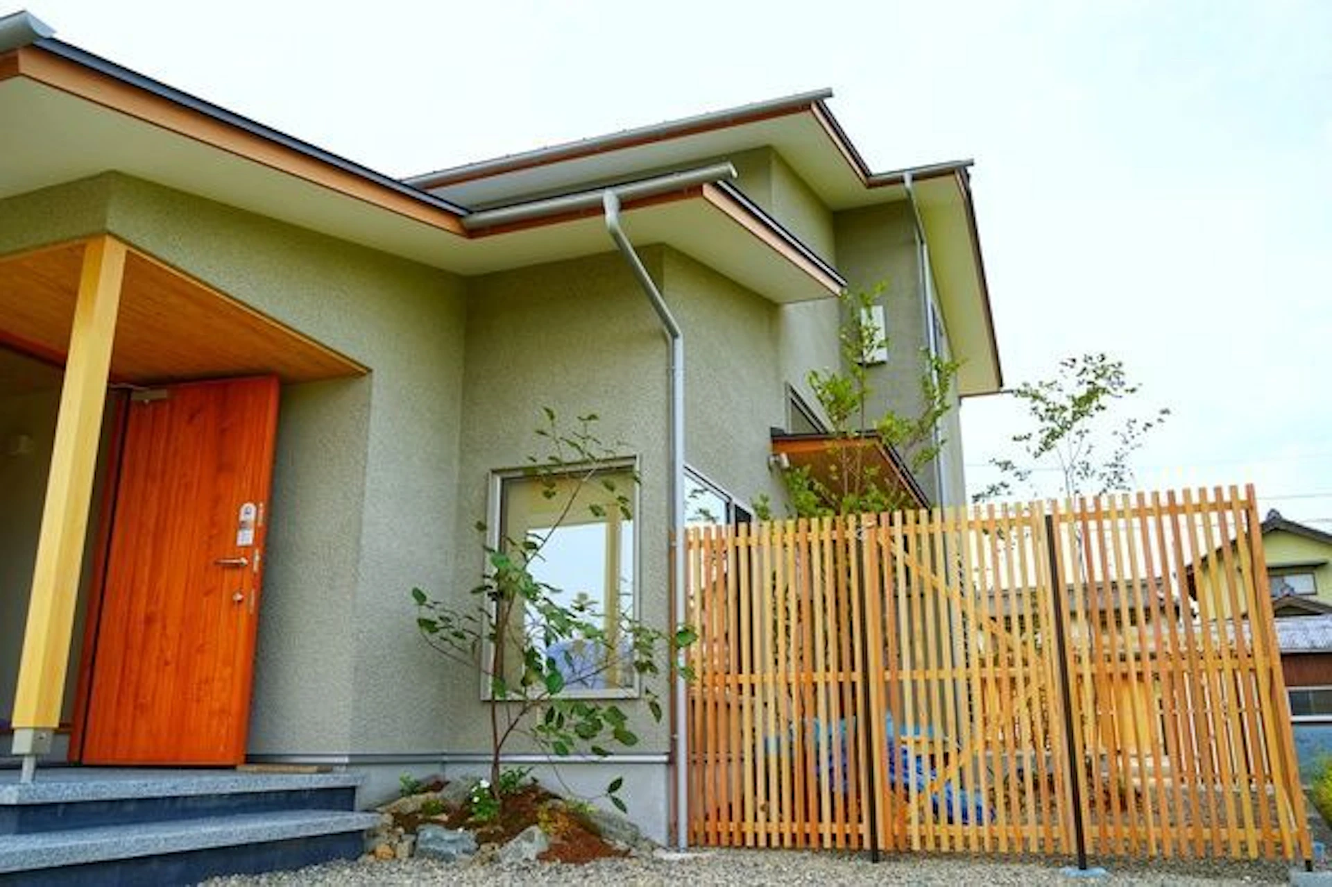 玄関ポーチのリフォーム費用相場