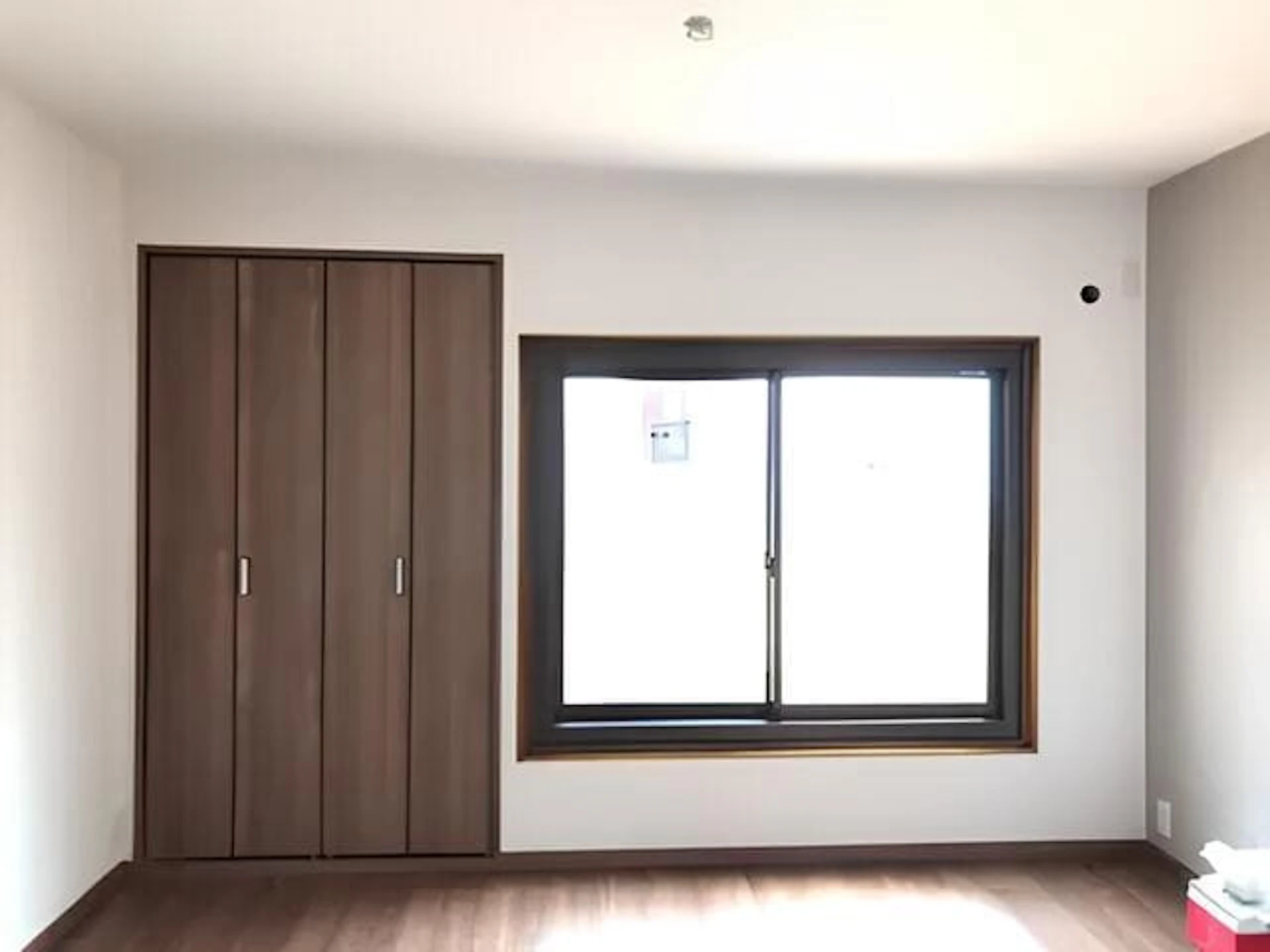 暗い和室から建具変更で明るい洋室へリフォーム