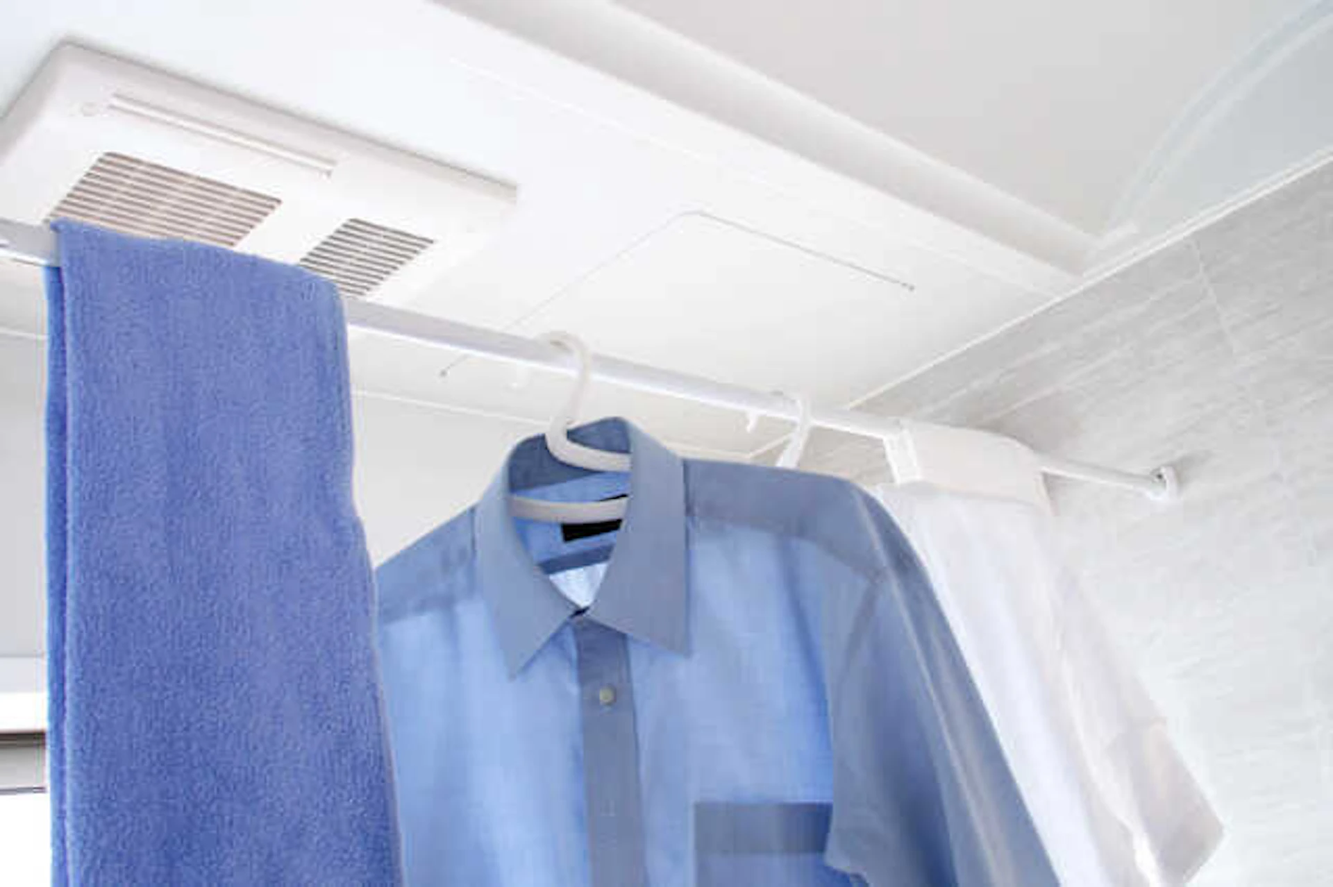 ⑤室内物干しや浴室乾燥機があると重宝するかも