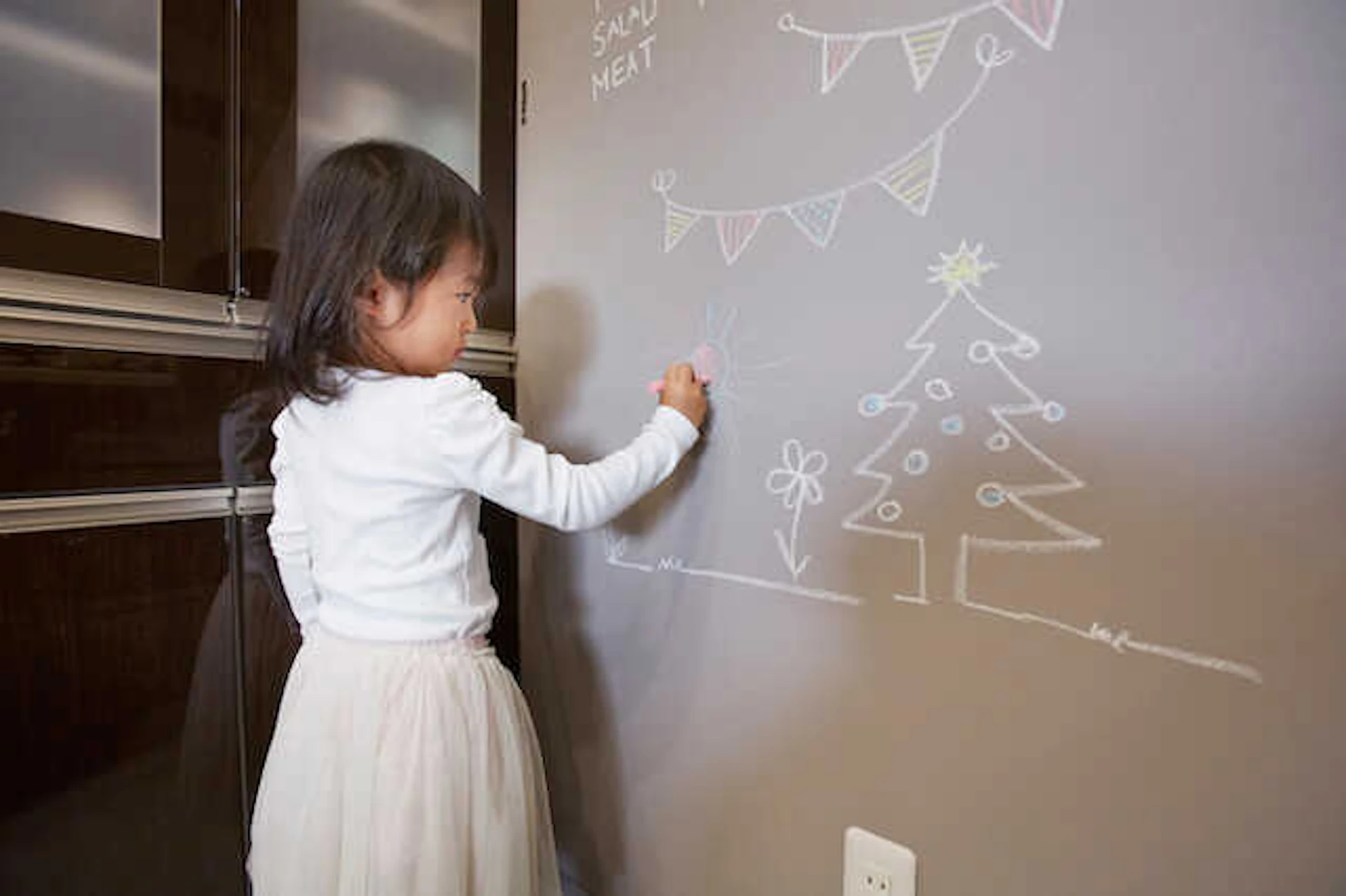 ④庭やリビングなどに、遊び場があると理想的