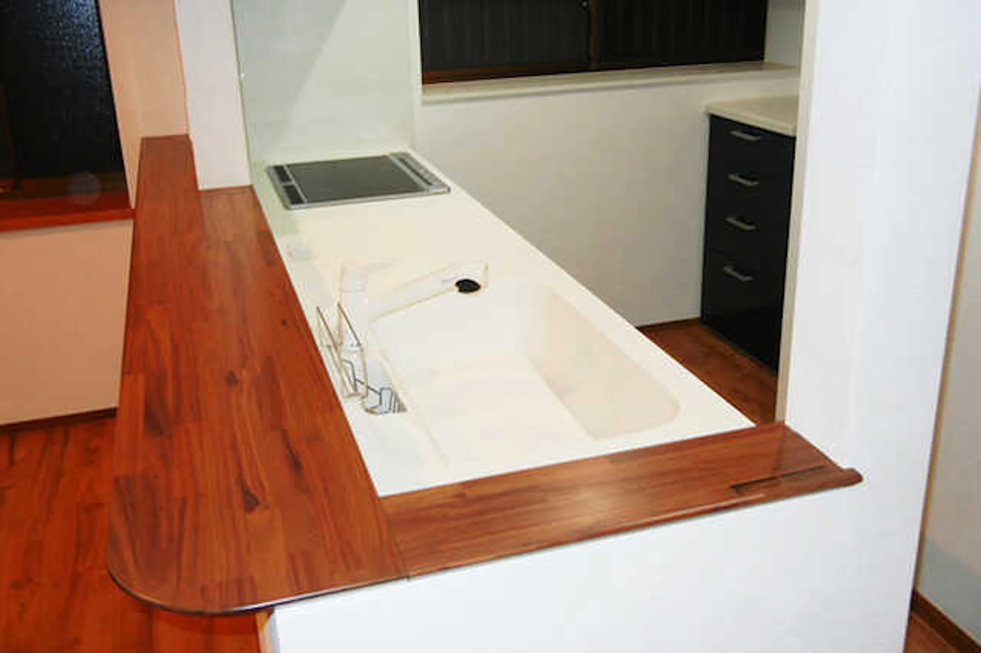 事例2 壁付から対面式にリフォーム