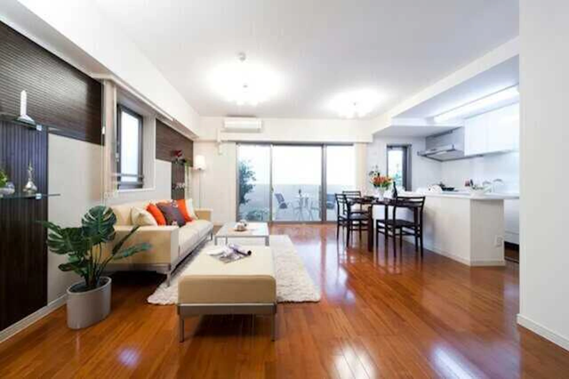 広いリビングにする