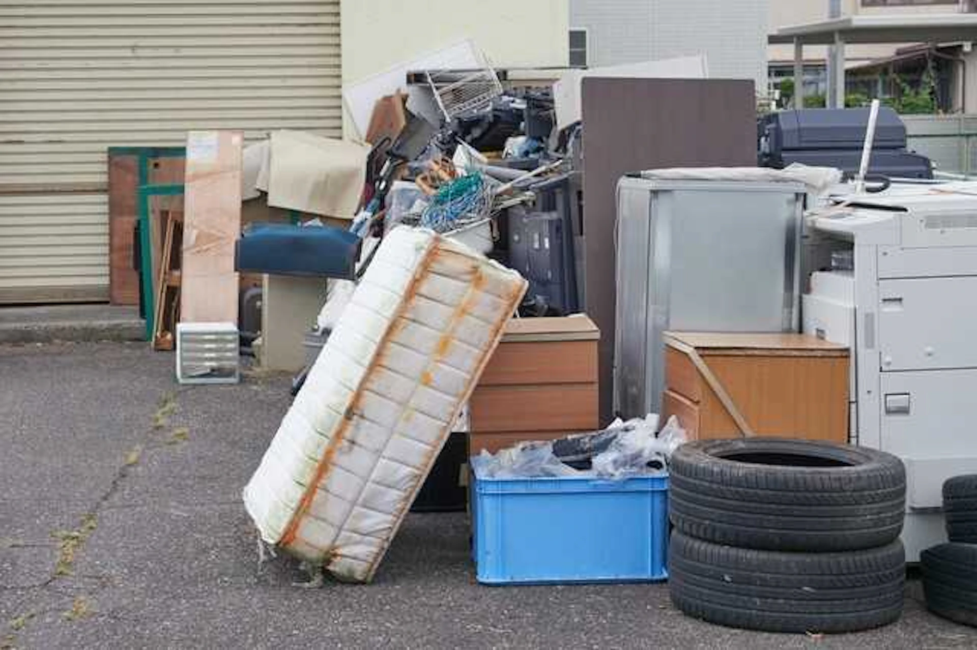 自分で掃除や廃棄物の処理をしておく