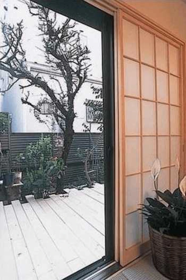 事例1 和室と自然に繋がるウッドデッキ