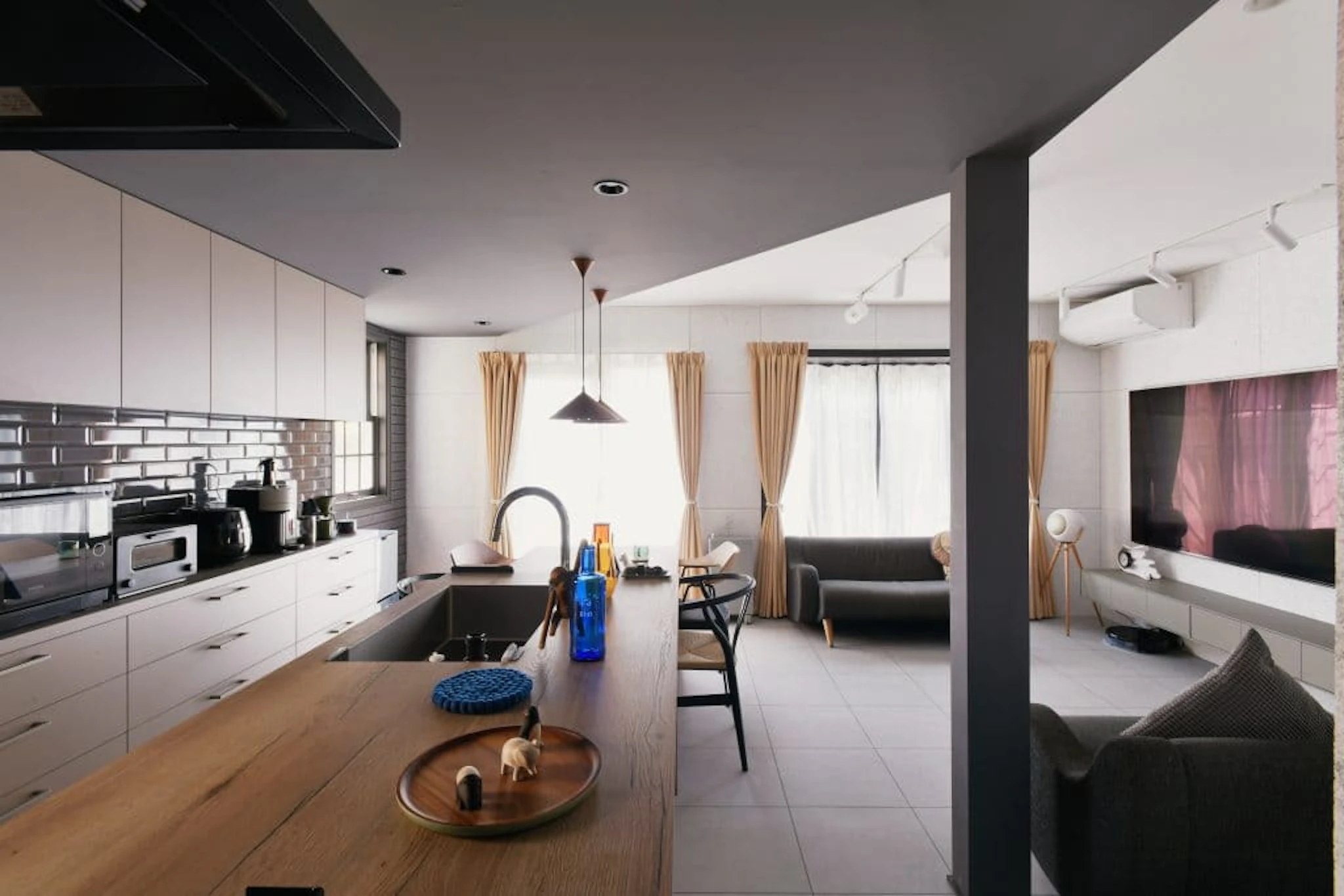 【グランプリ】 2階は両親が暮らすスペース・1階はくつろげるカフェ空間