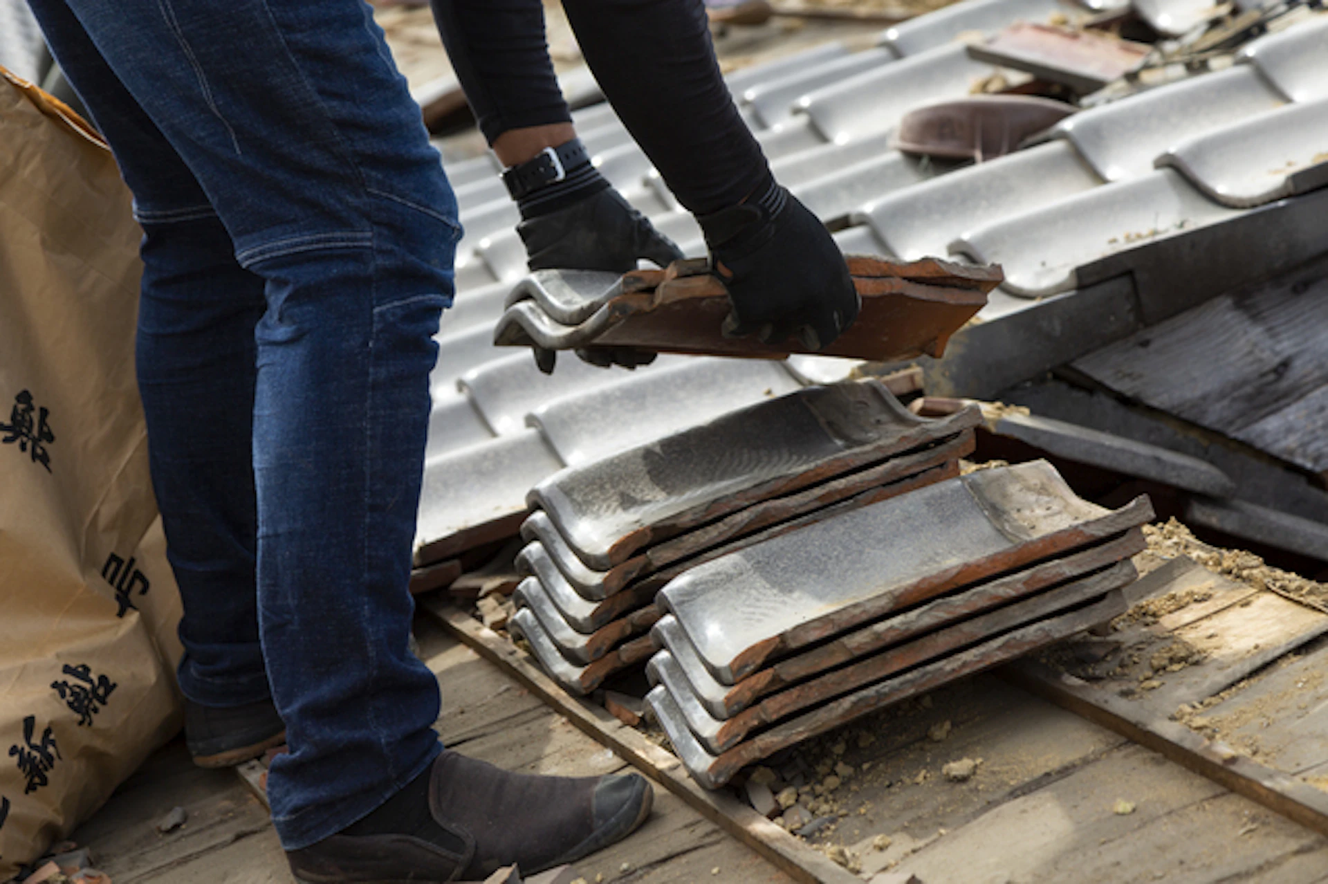 モニエル瓦とは？特徴とセメント瓦との違い