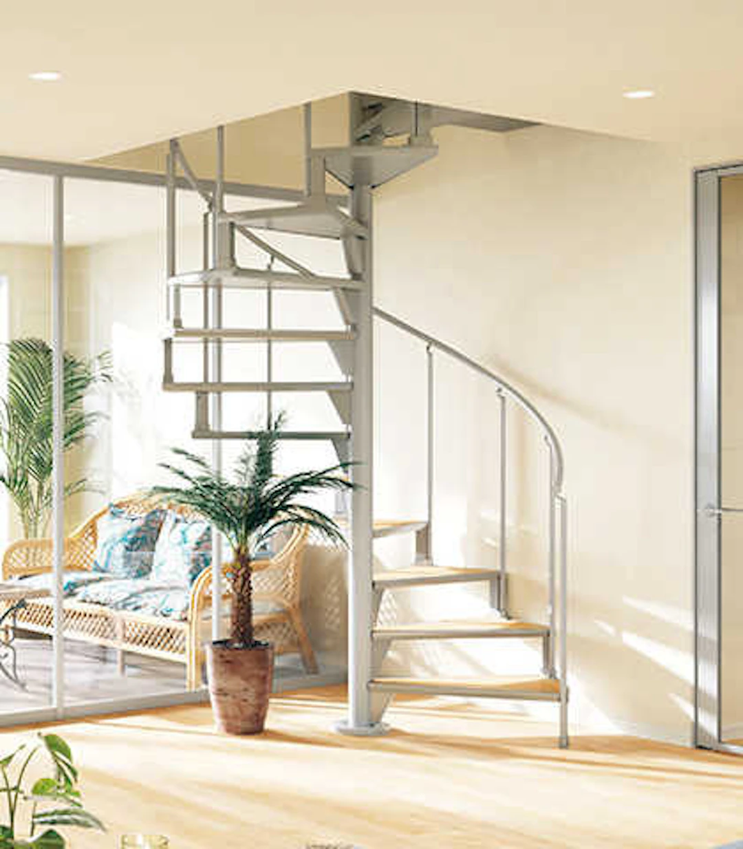 三協アルミ「AMiS(アミス)」