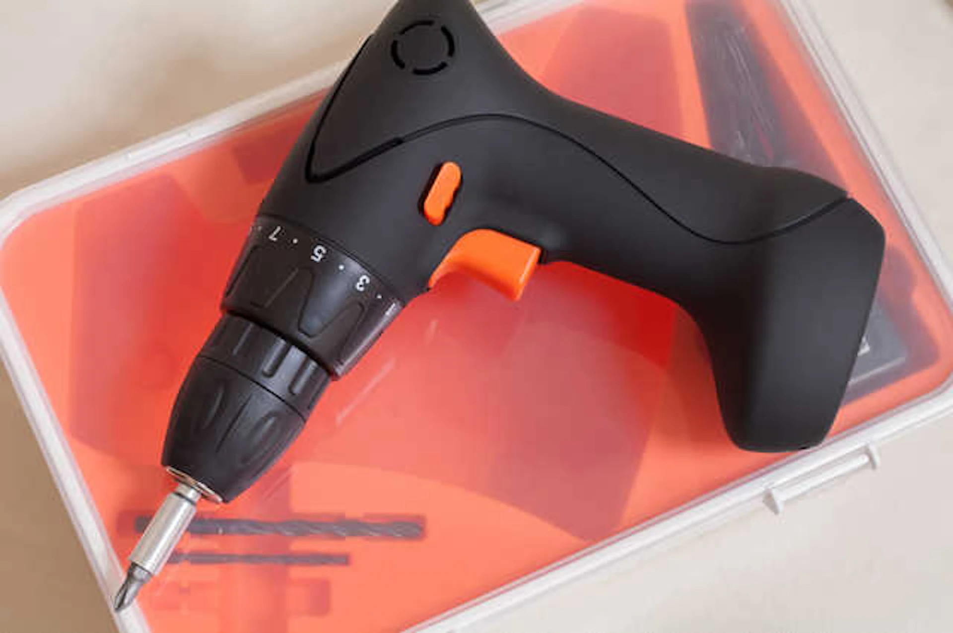 サムネイル:今日から始めるDIY♪これだけは揃えたい工具6選