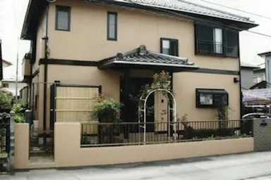 ナチュラルカラーの外装