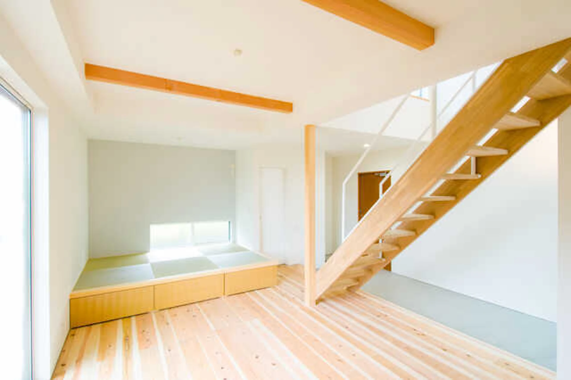 スケルトン階段のリフォーム価格・おすすめメーカー！メリット/デメリット/注意点と実例5選もご紹介