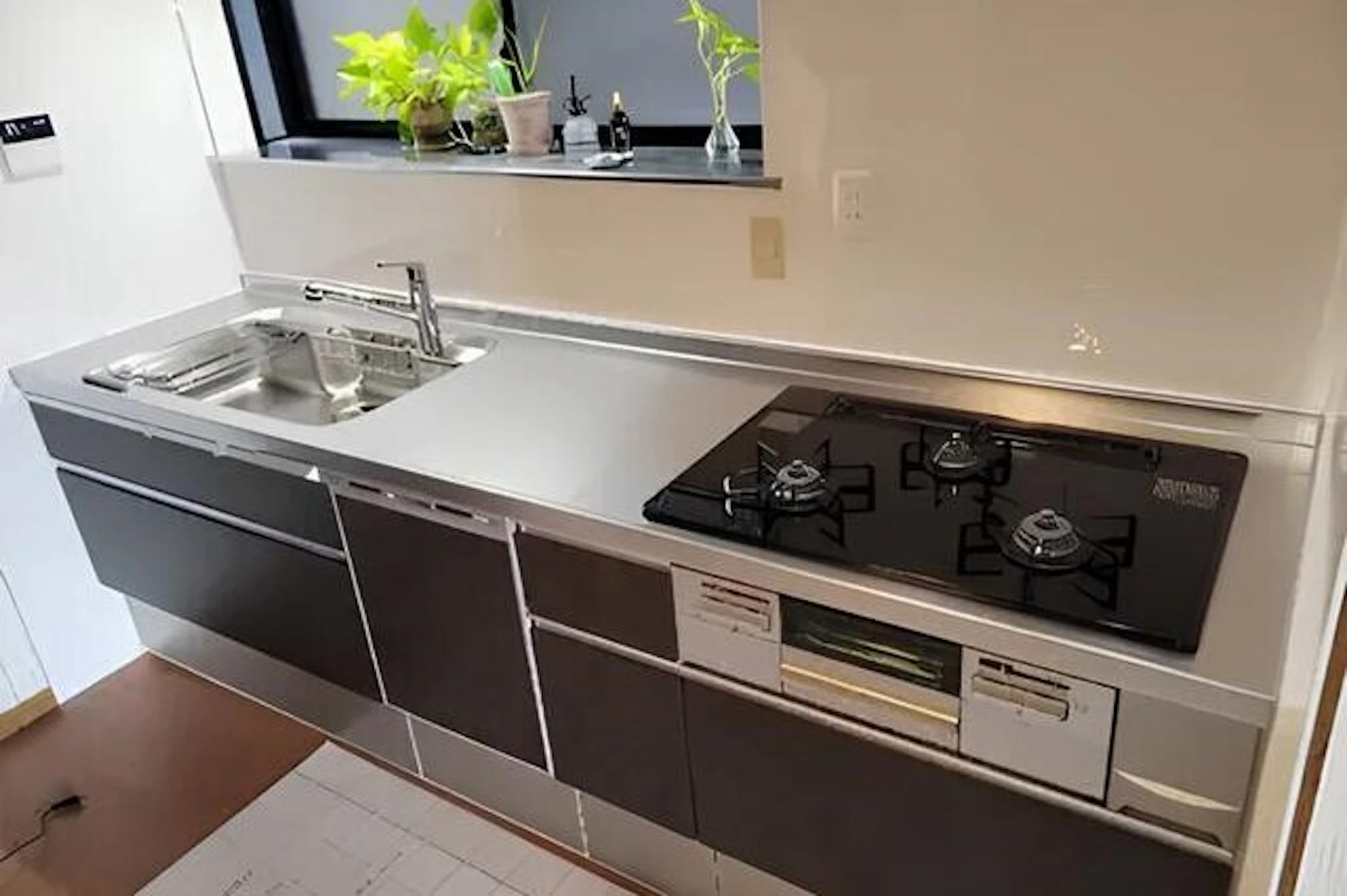 サムネイル：パナソニックのキッチン「ラクシーナ」の人気色は何？色選びのコツも