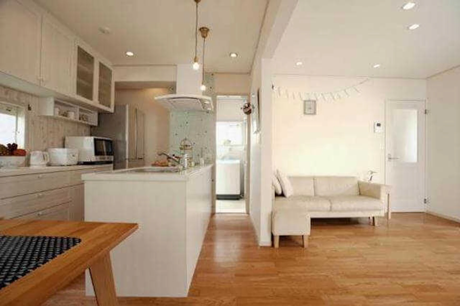 ⑧5人家族で広く使うため、壁の一部を撤去&カウンターも増設