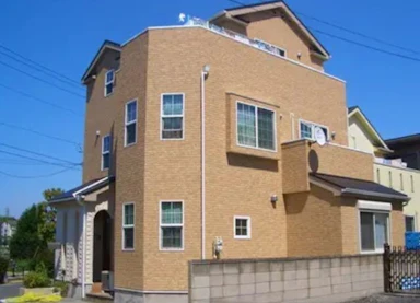 雨漏りで傷んだ外壁をサイディングで張り替え