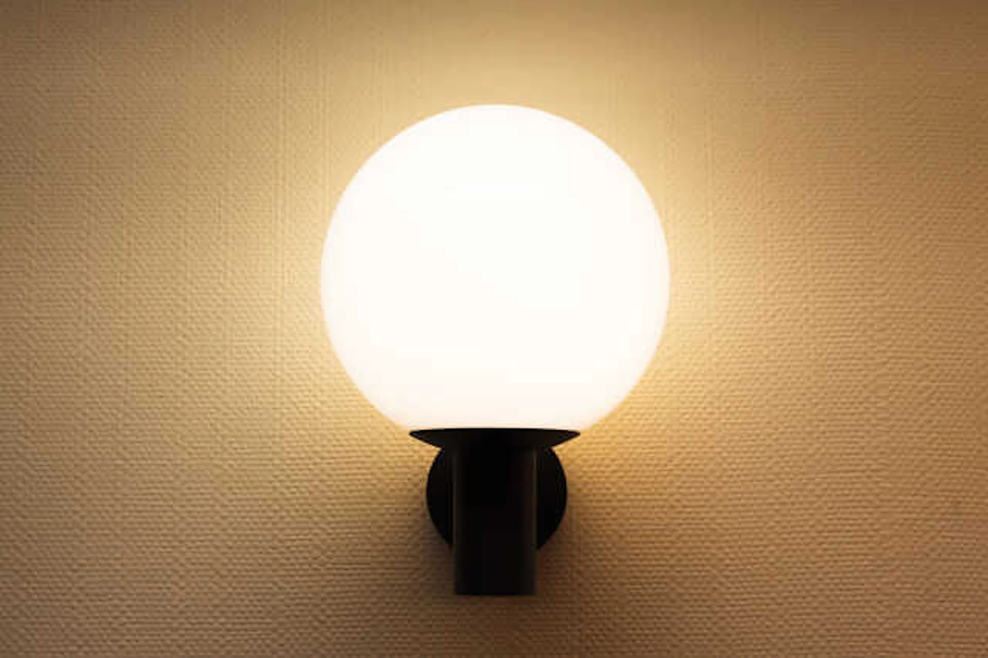 壁面につけるブラケットライト