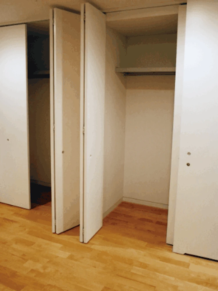 事例5 廊下に収納棚を造り付け