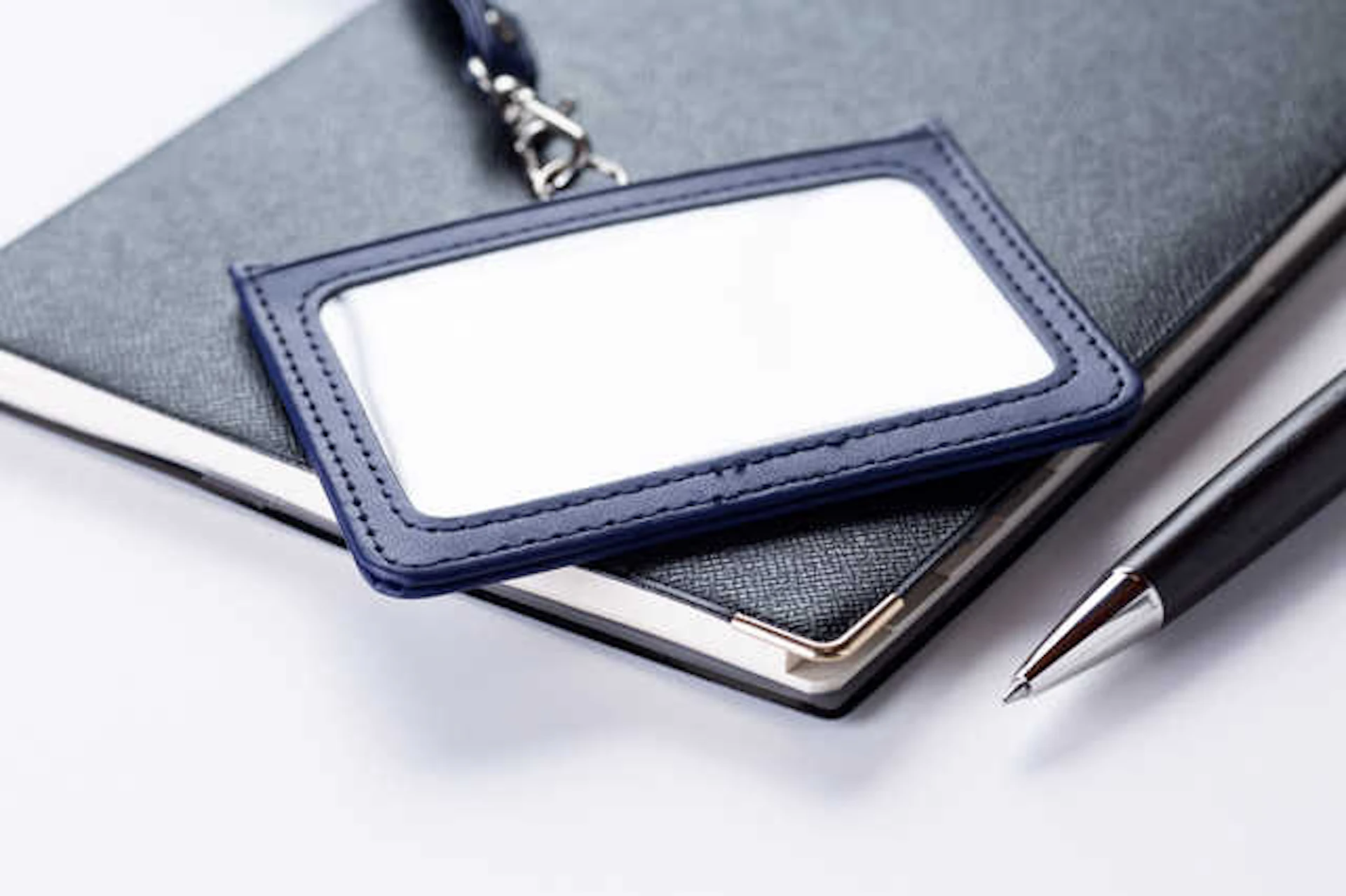 ④ 許可証や免許を取得している