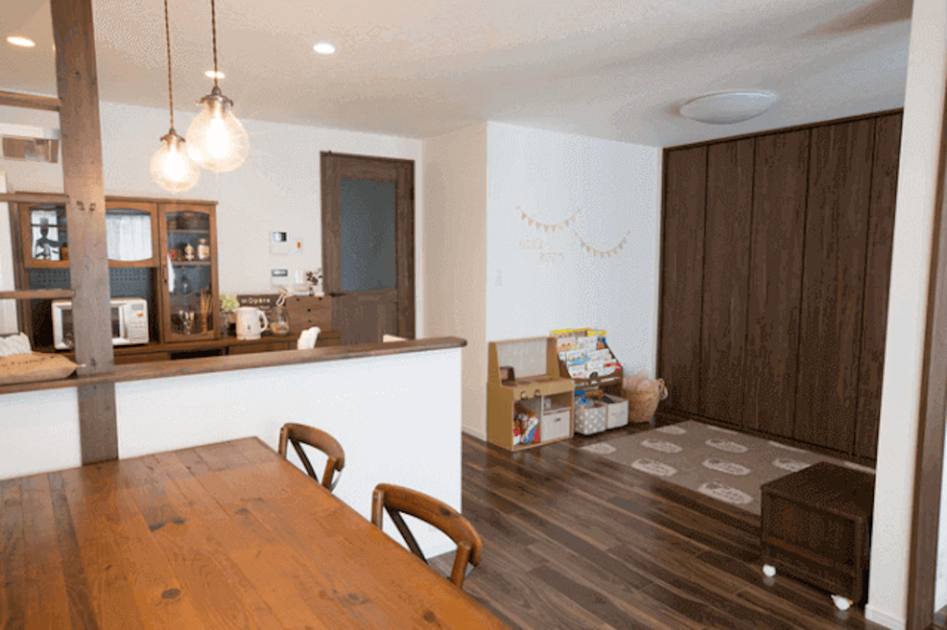 事例3 キッズスペースがあるレトロカフェ風の居室