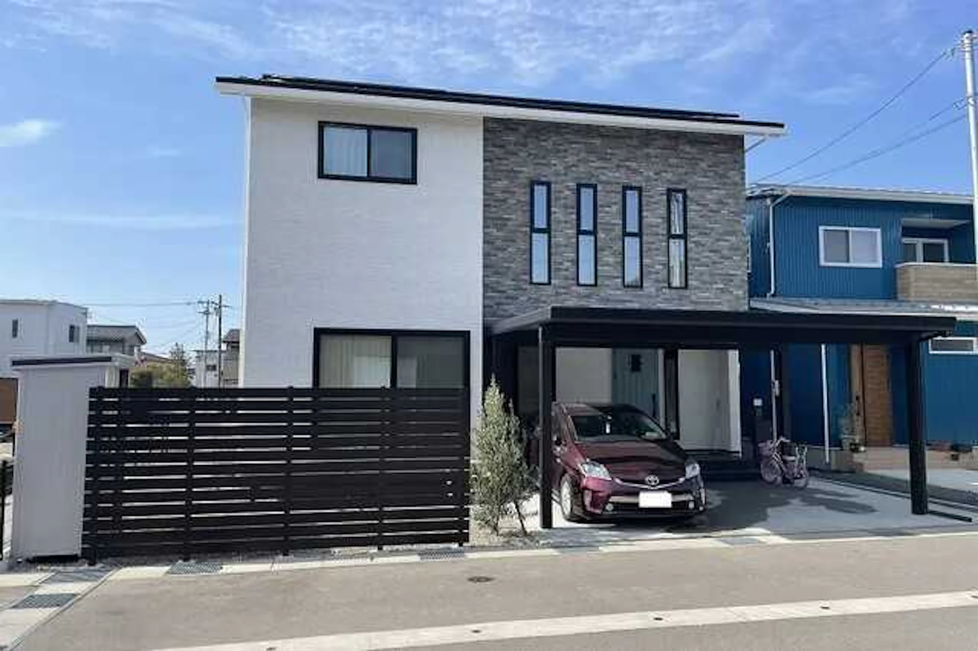 事例2 目隠しフェンスを後付けしてお庭にプライベート空間を創造