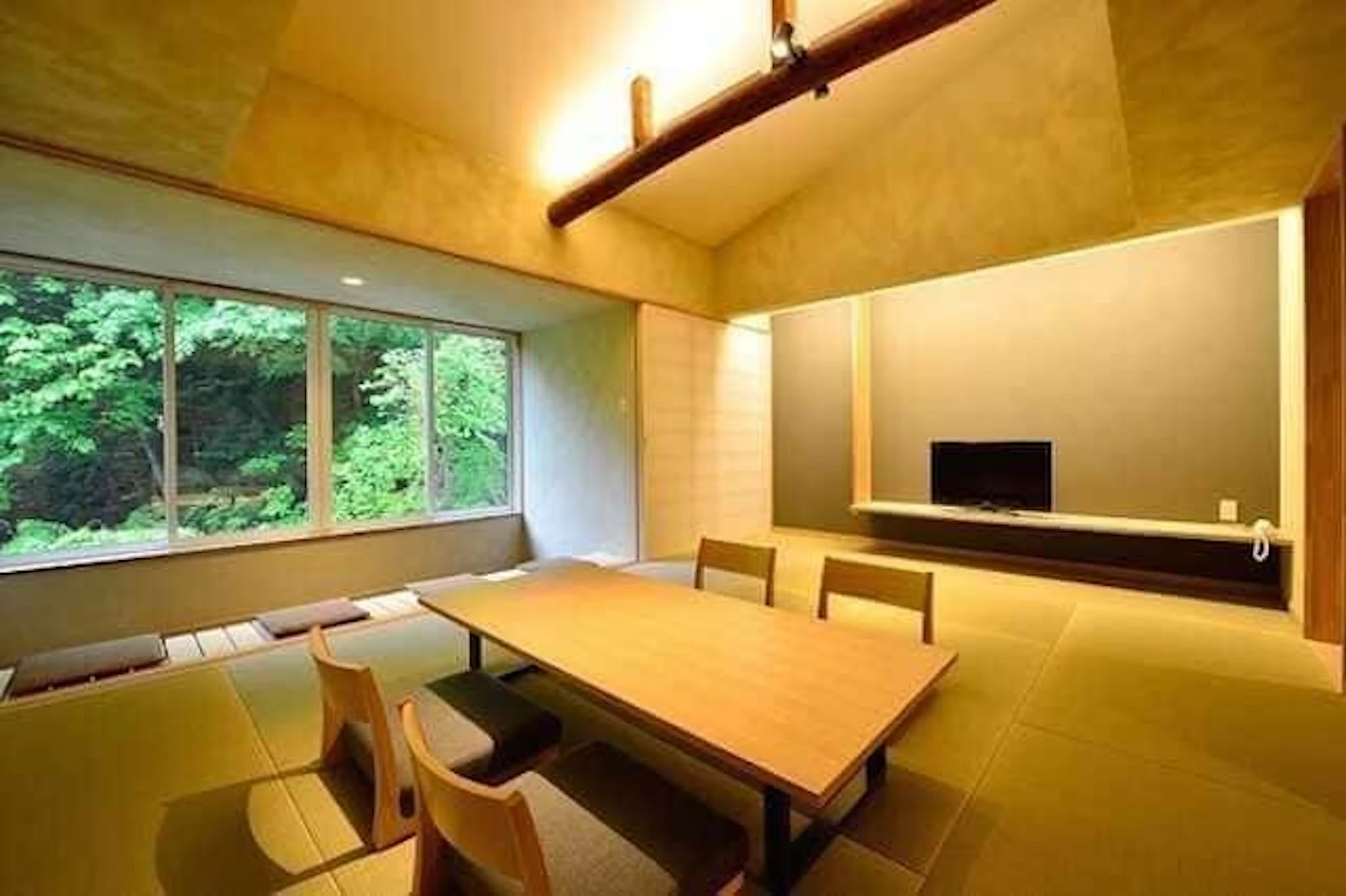 ペンダント型の照明を設置する