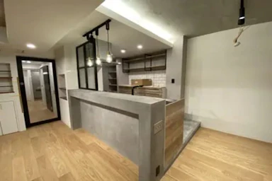 フルリノベーションでシンプル&クールな空間に