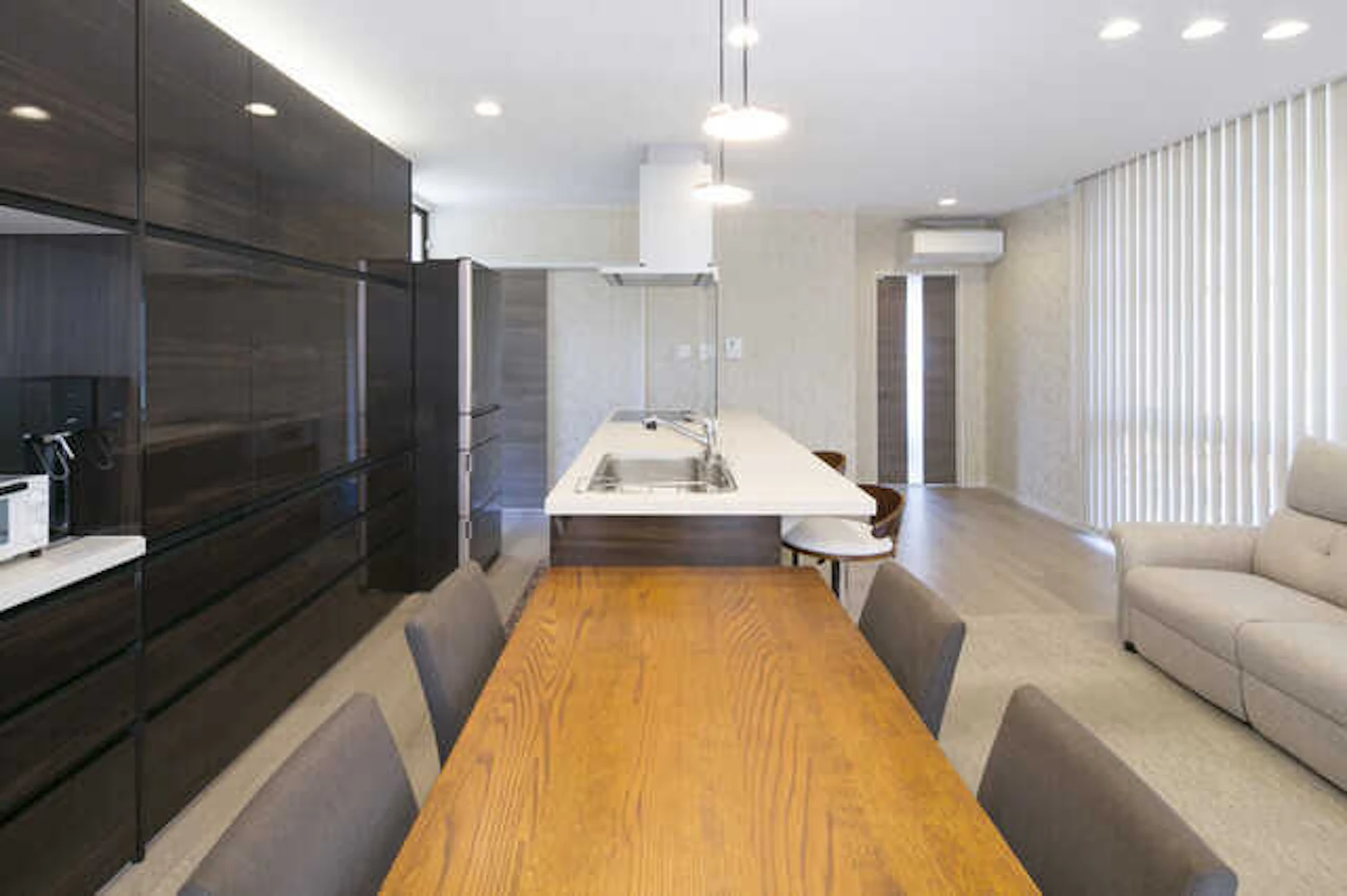 インテリアをシンメトリーに配置する