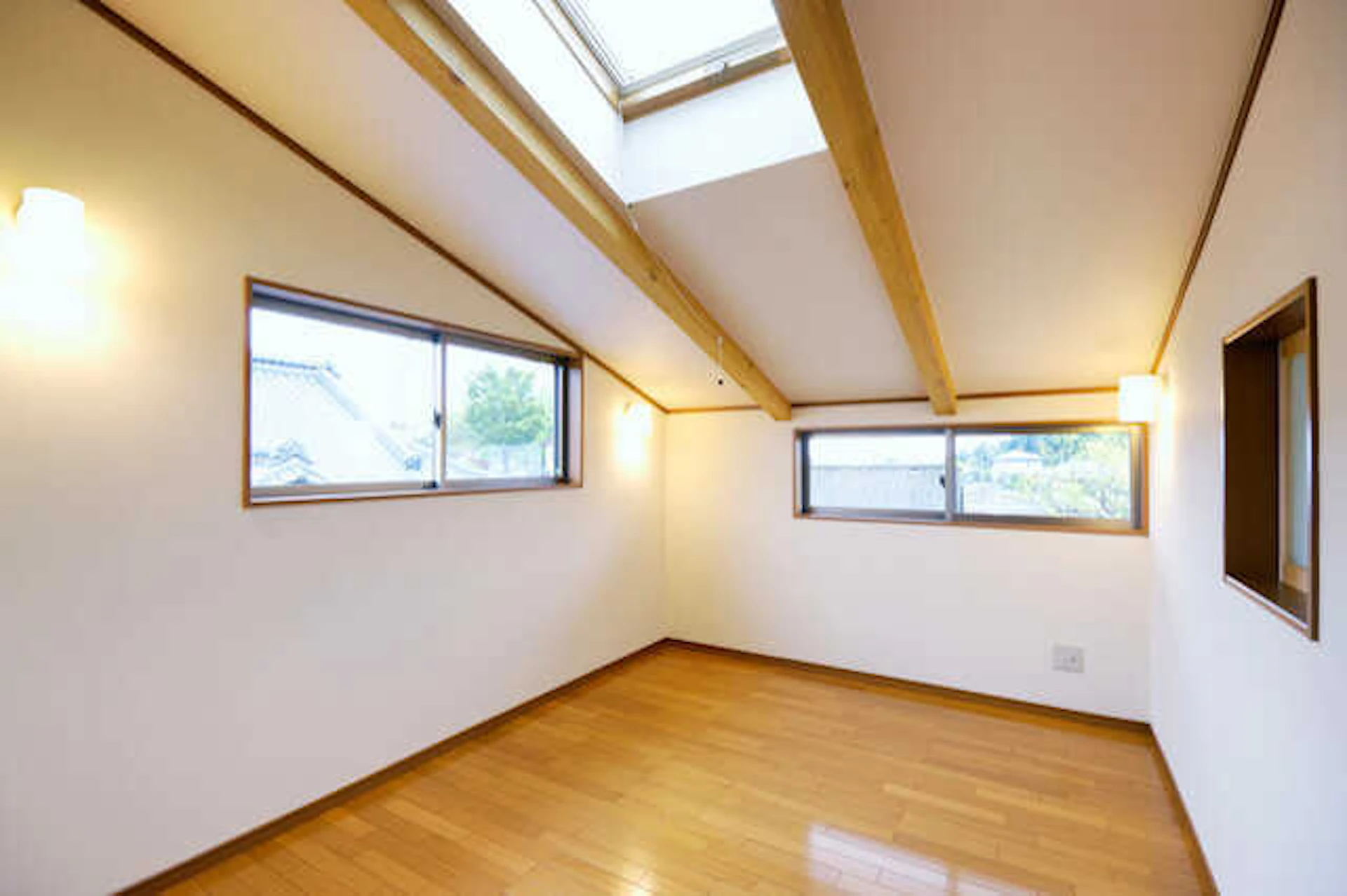 吹き抜けを塞ぐ・部屋に変更するリフォームは可能?費用・実例・注意点
