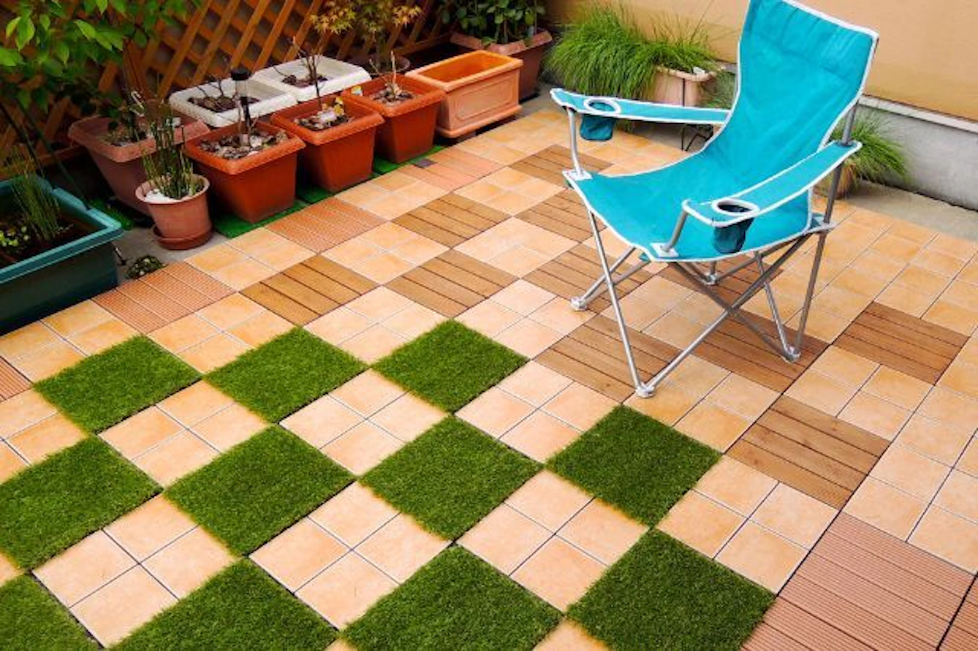 バルコニーの雰囲気を変える床材