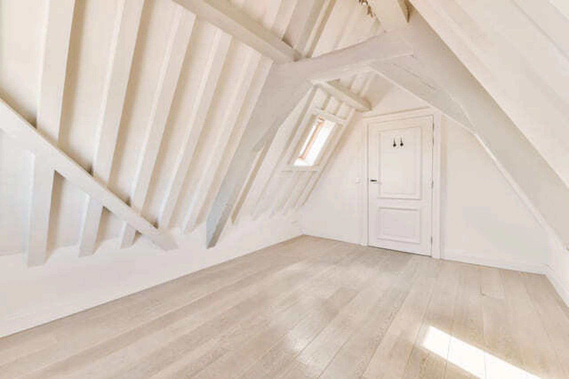 屋根裏を部屋や収納にリフォームしよう