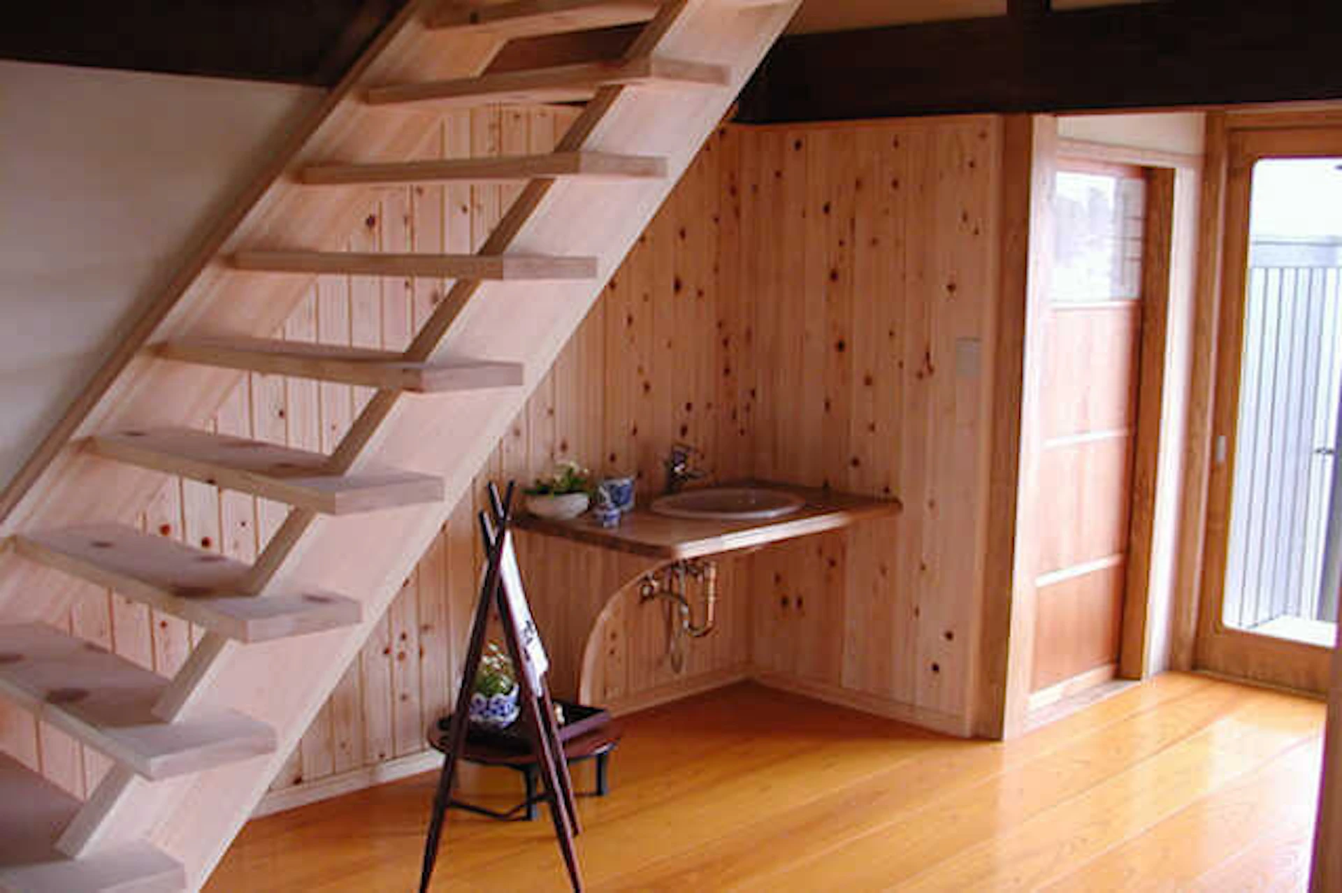 スケルトン階段のリフォーム価格・おすすめメーカー!メリット/デメリット/注意点と実例5選もご紹介