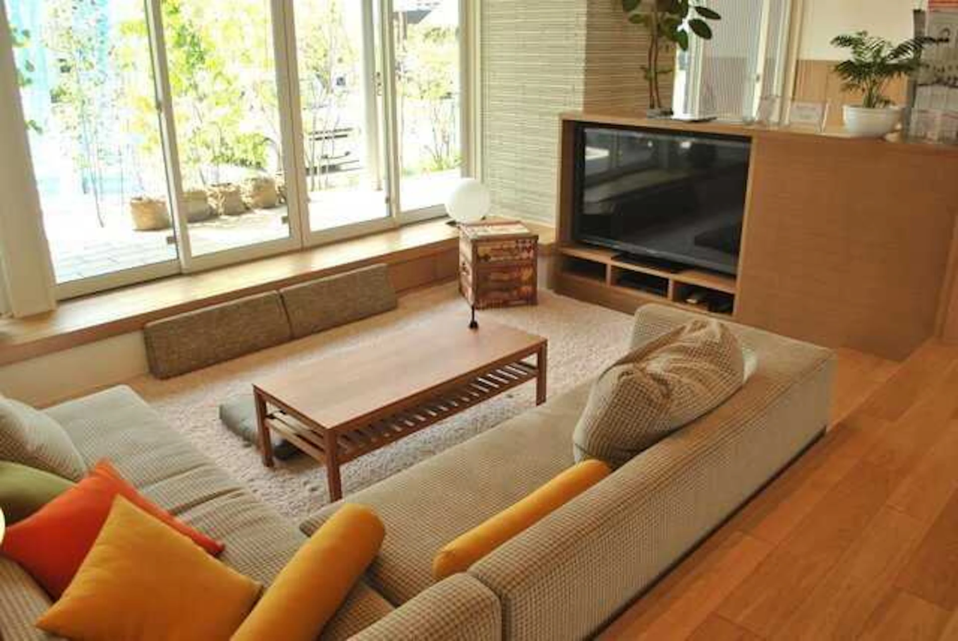 素材としてウッド調のものを取り入れる