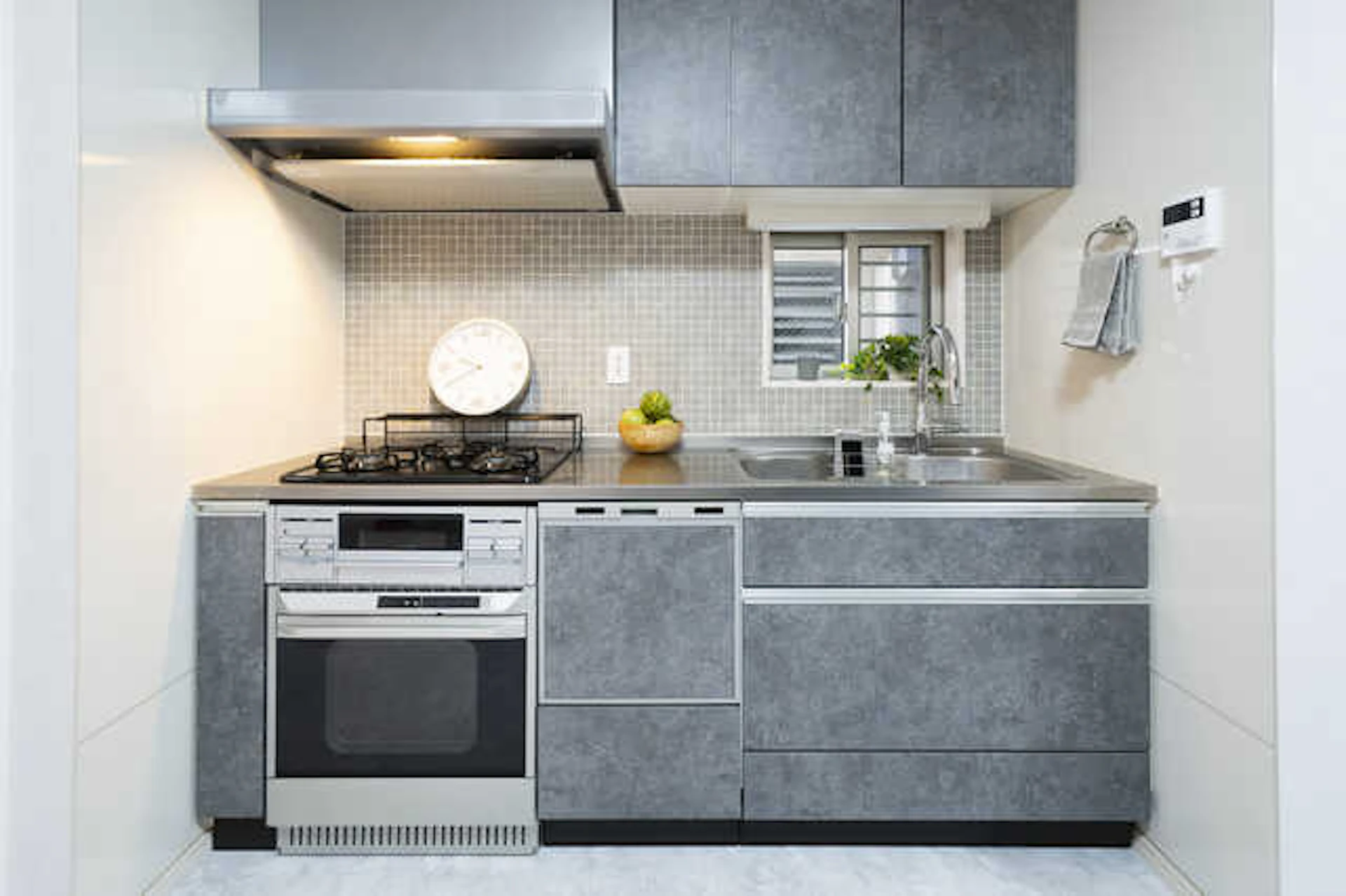 グレーのキッチン