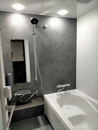 【100～150万円】タイル貼りの寒い風呂場から温かくてきれいなシステムバスへ