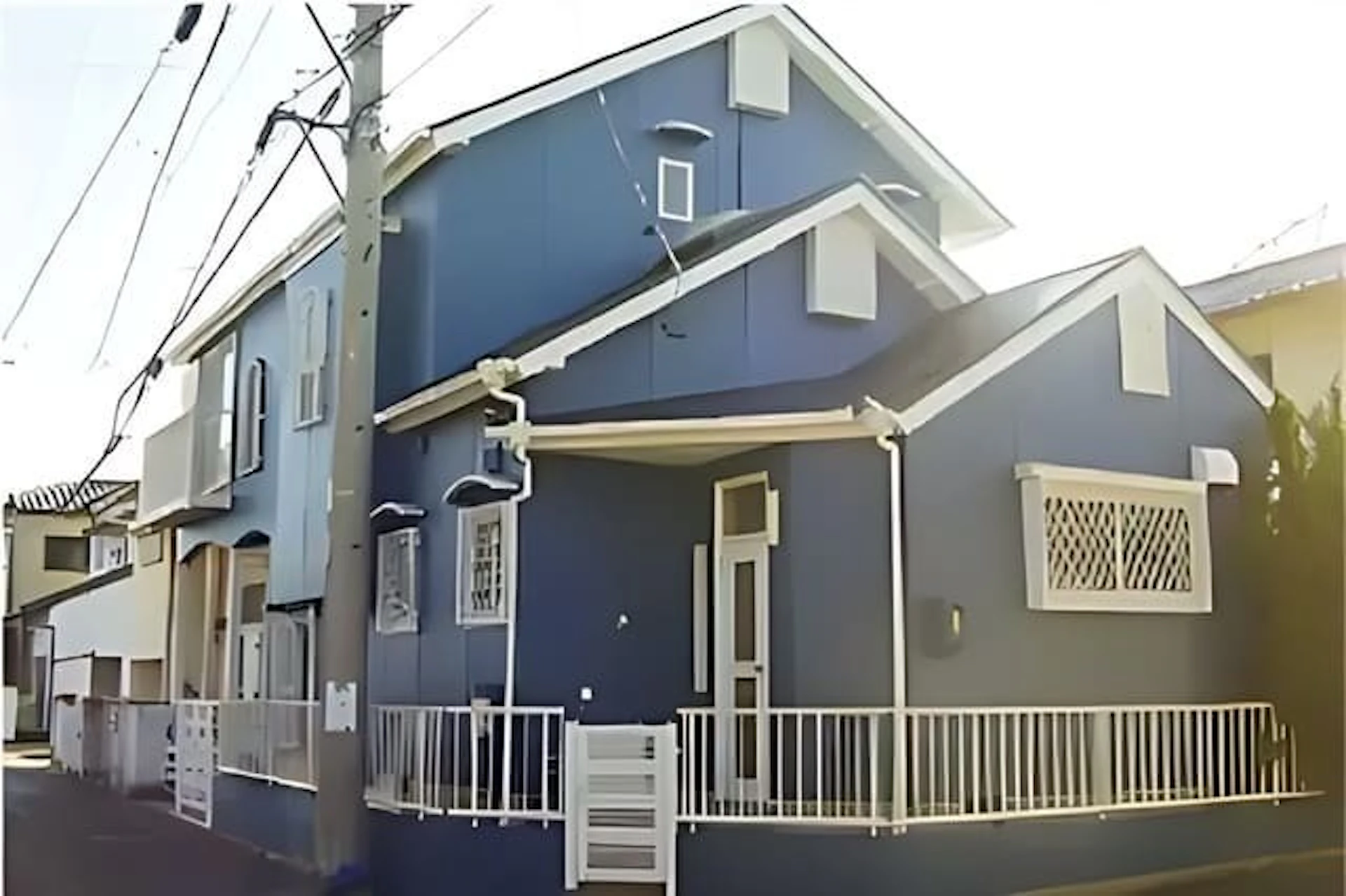 鮮やかなコントラストが個性的な事例