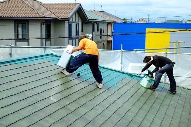 屋根塗装の様子