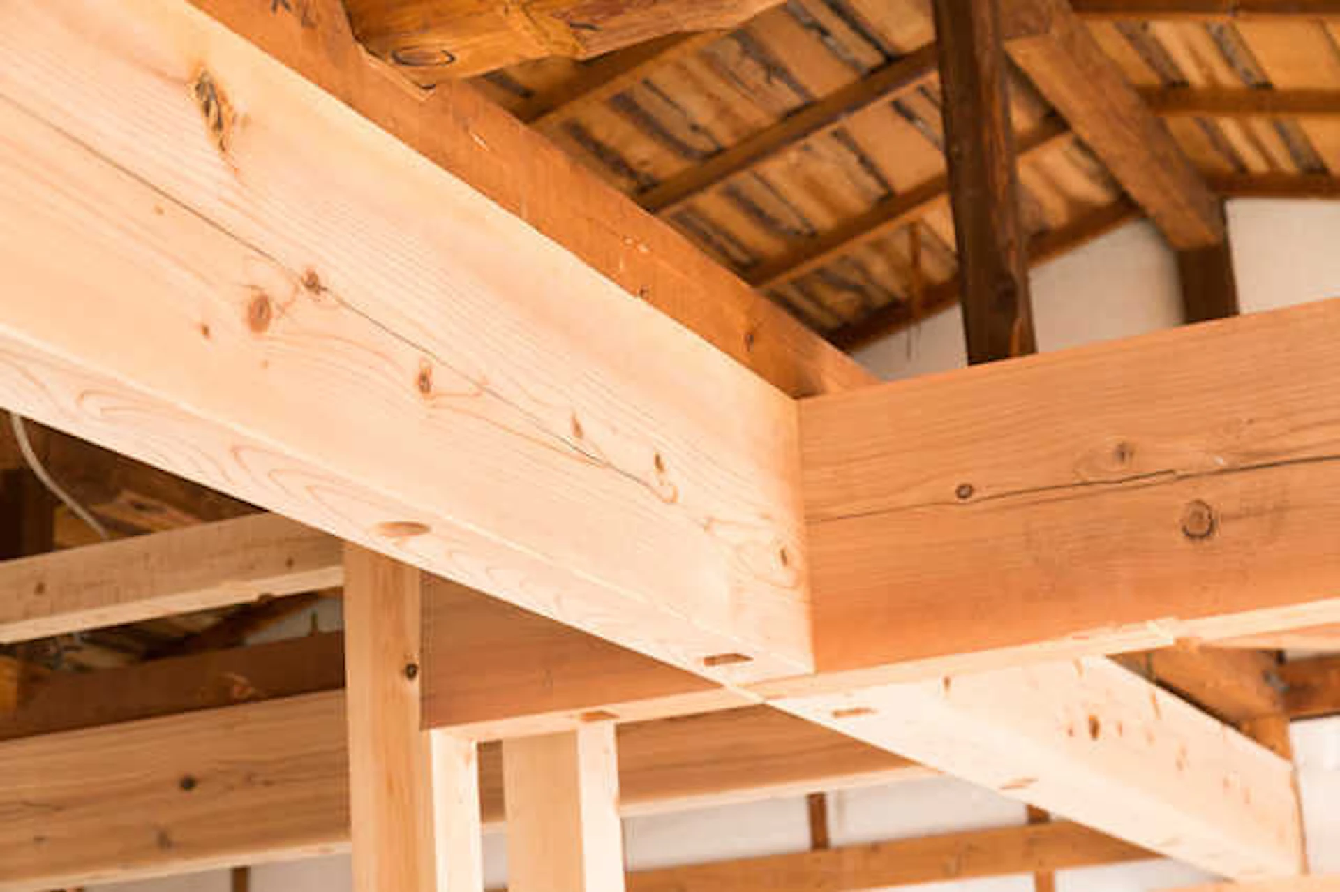 木造住宅の梁