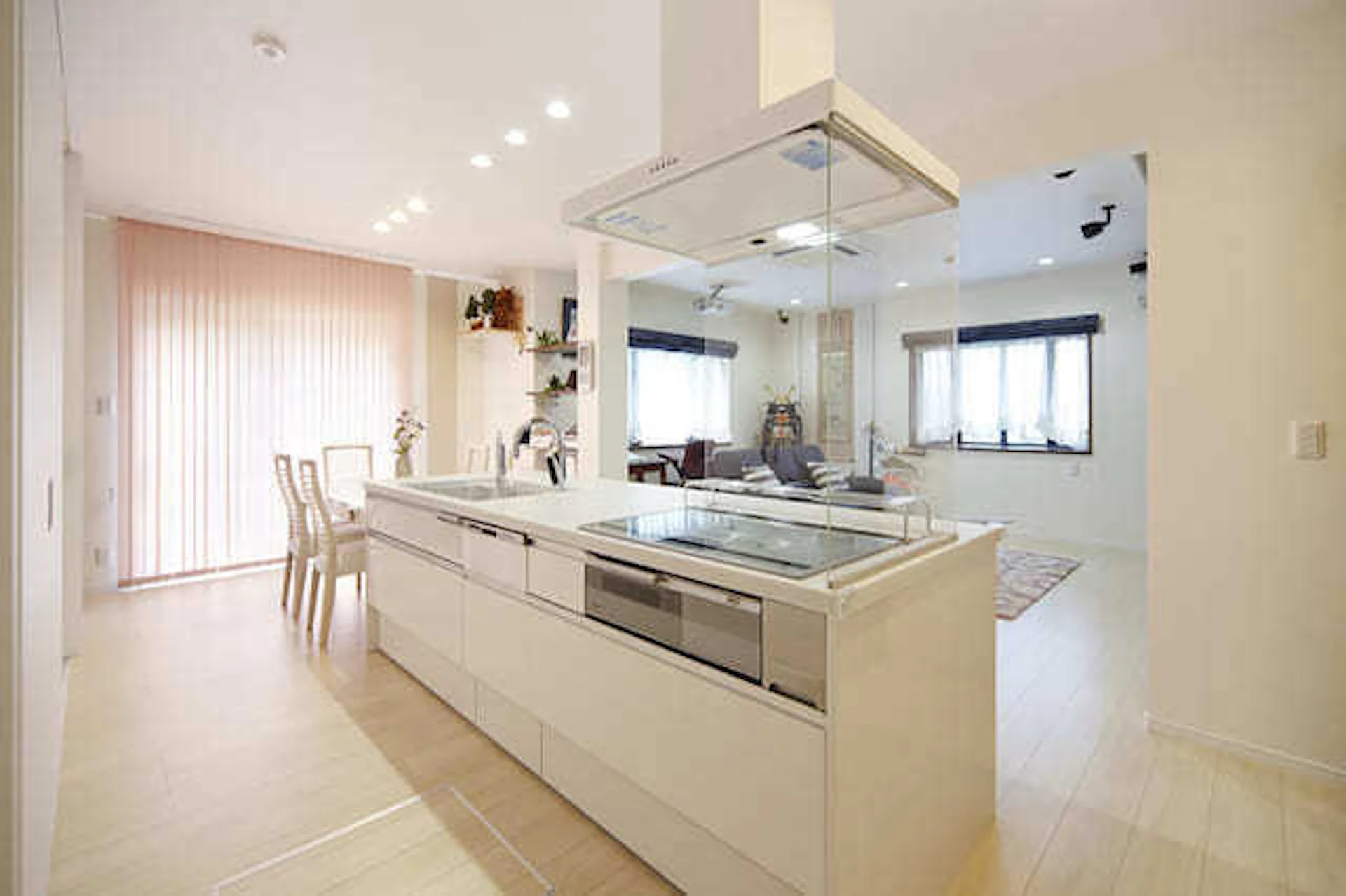 位置を変更しアイランドキッチンに