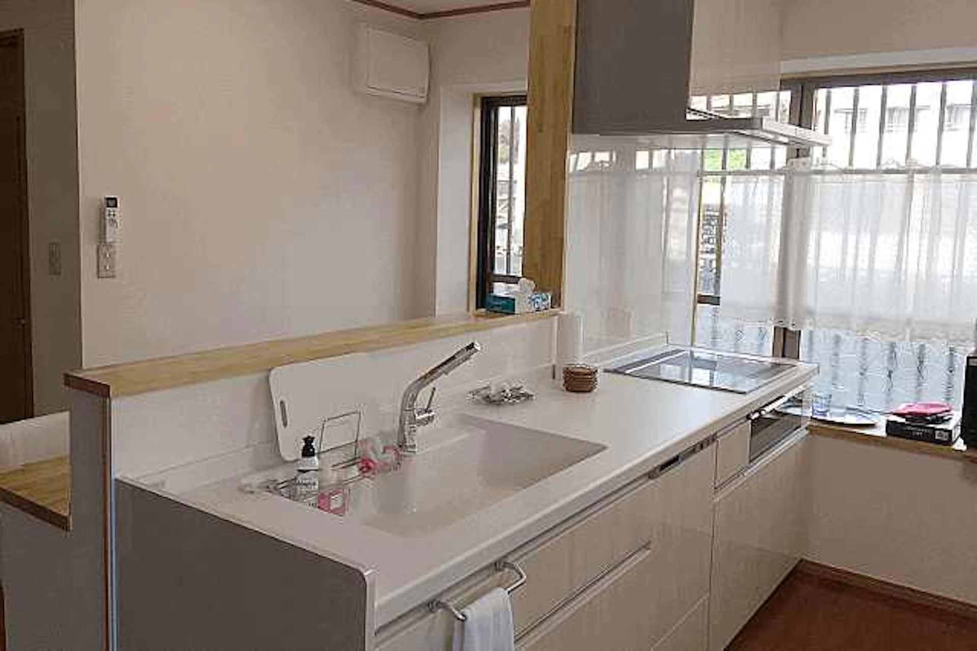 対面キッチンの目隠し・カウンターの土台として