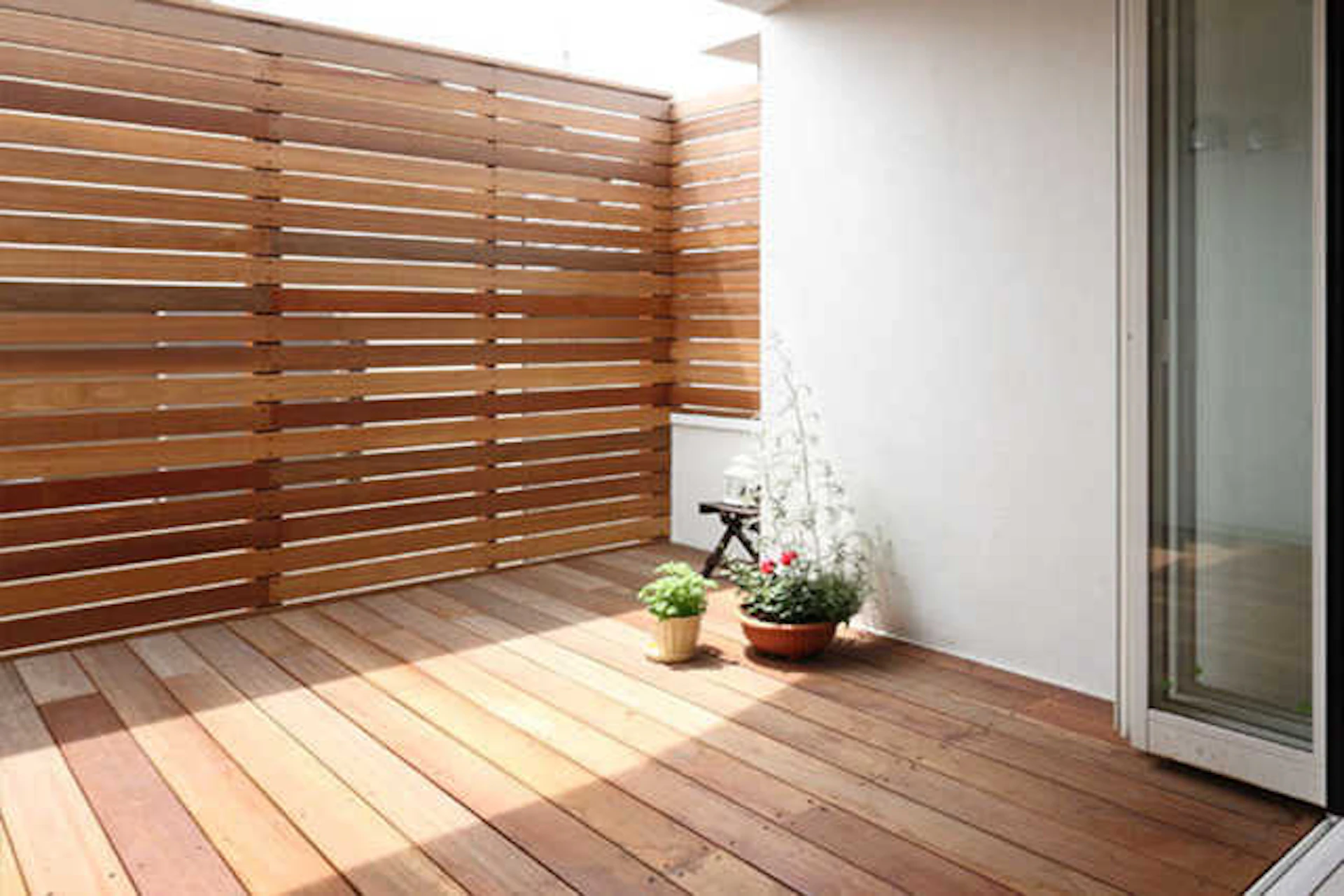 ウッドフェンスとは?特徴やメリット