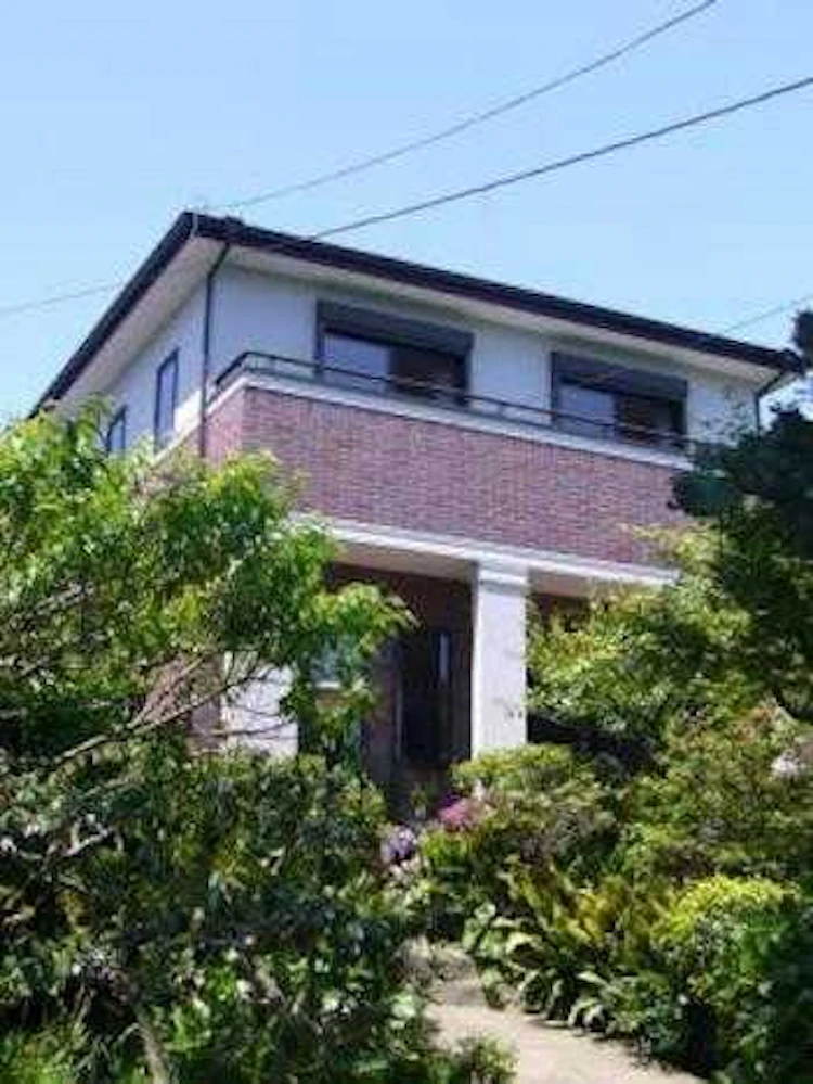 劣化が激しく建て替えを決断