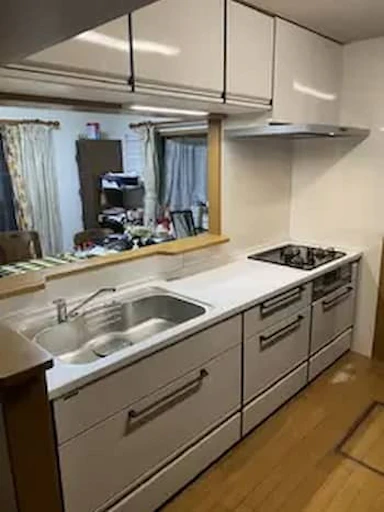 【約79万円】ホワイトでさわやかなキッチンに